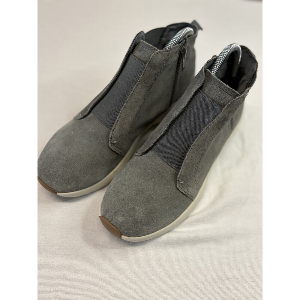 OTBT Forever Gray Suede Booties Womens Comfort Casual Chelsea Shoes 6.5